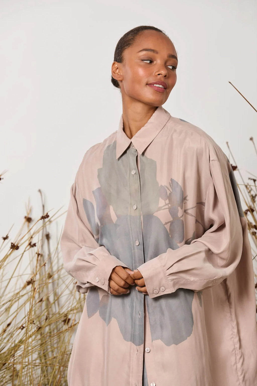 MAUD DAINTY CATS MEOW SHIRT-BIG ROSES