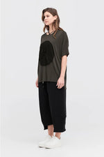 TAYLOR CIRC MODULE TEE-TARMAC/BLACK
