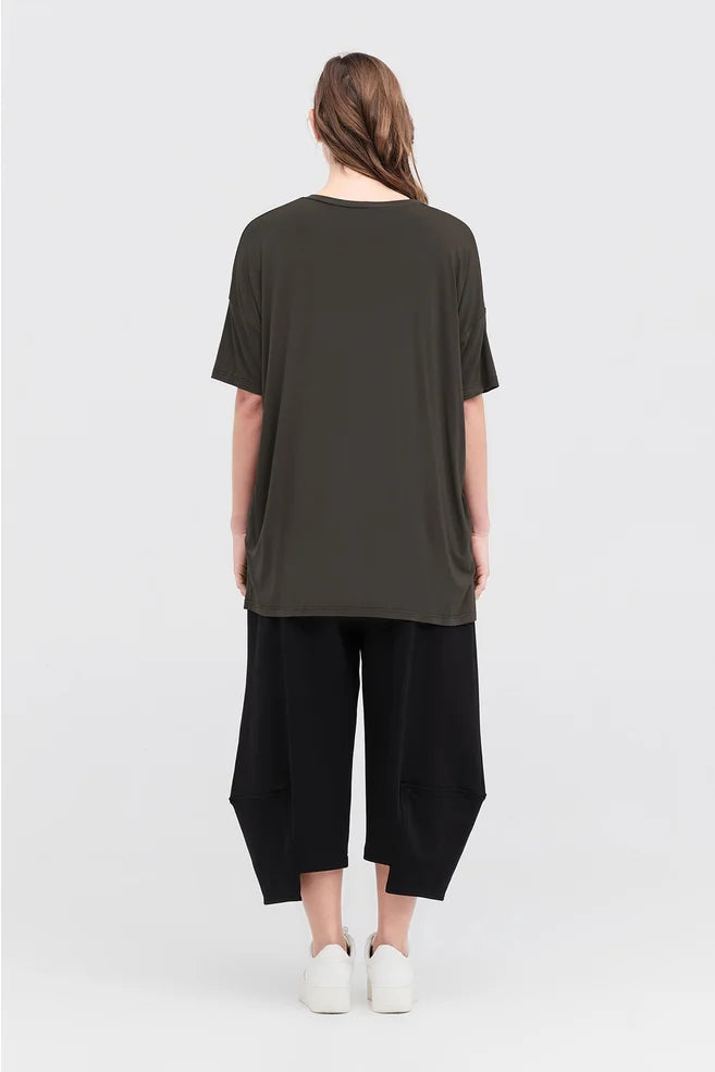 TAYLOR CIRC MODULE TEE-TARMAC/BLACK