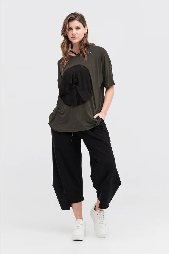 TAYLOR CIRC MODULE TEE-TARMAC/BLACK