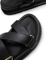 LA TRIBE AKI SLIDE