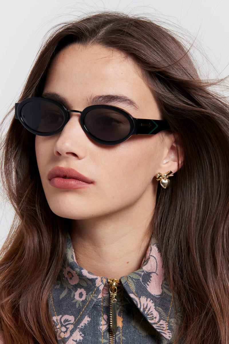 KAREN WALKER ALL OUT BLACK