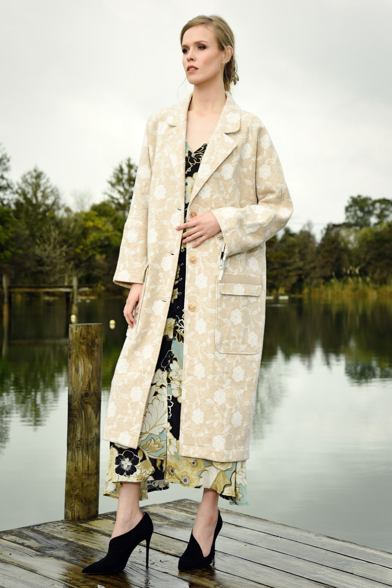 CURATE BY THE COAT-VANILLA