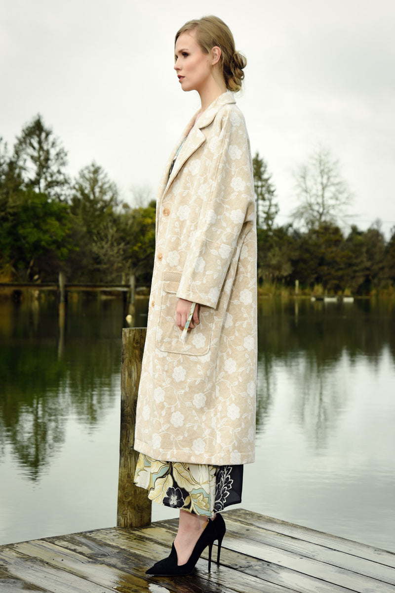 CURATE BY THE COAT-VANILLA