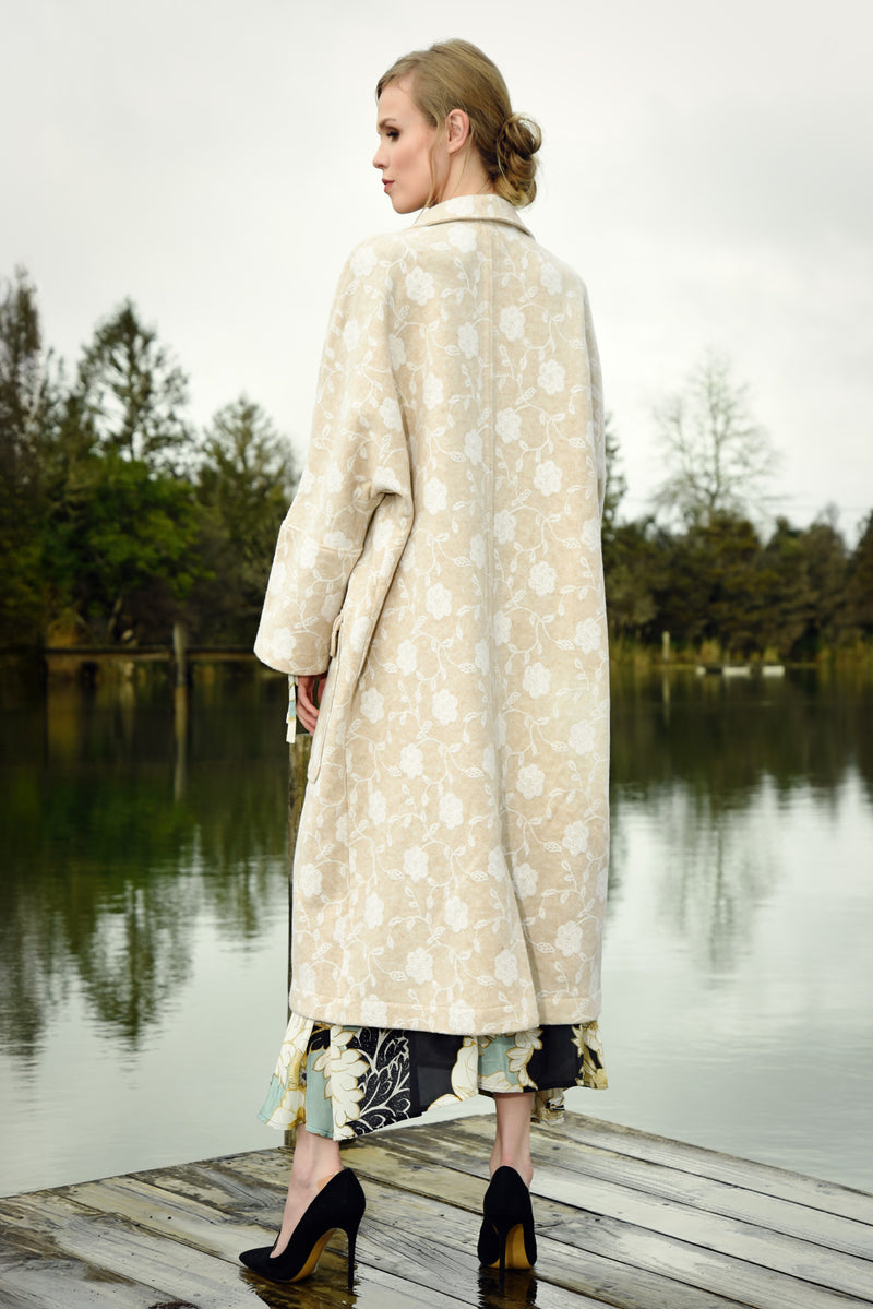 CURATE BY THE COAT-VANILLA