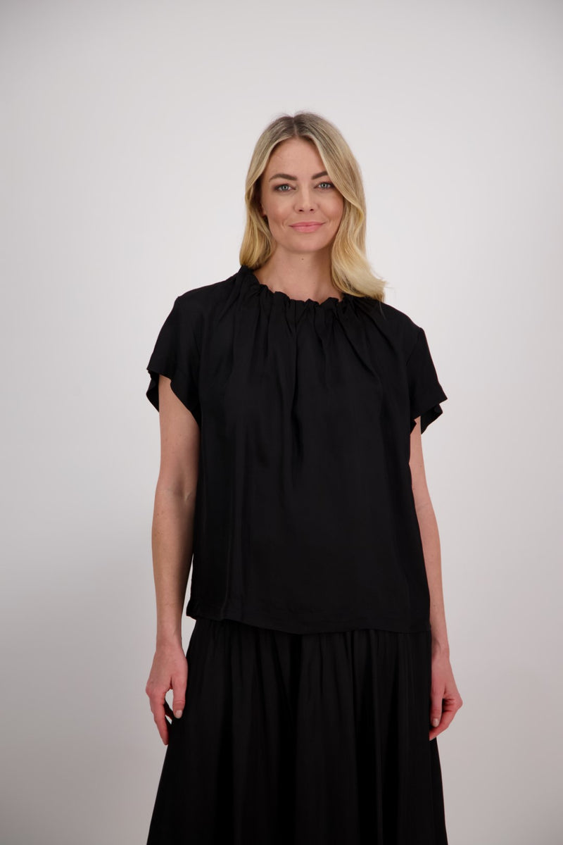 BRIARWOOD JACKIE TOP-BLACK