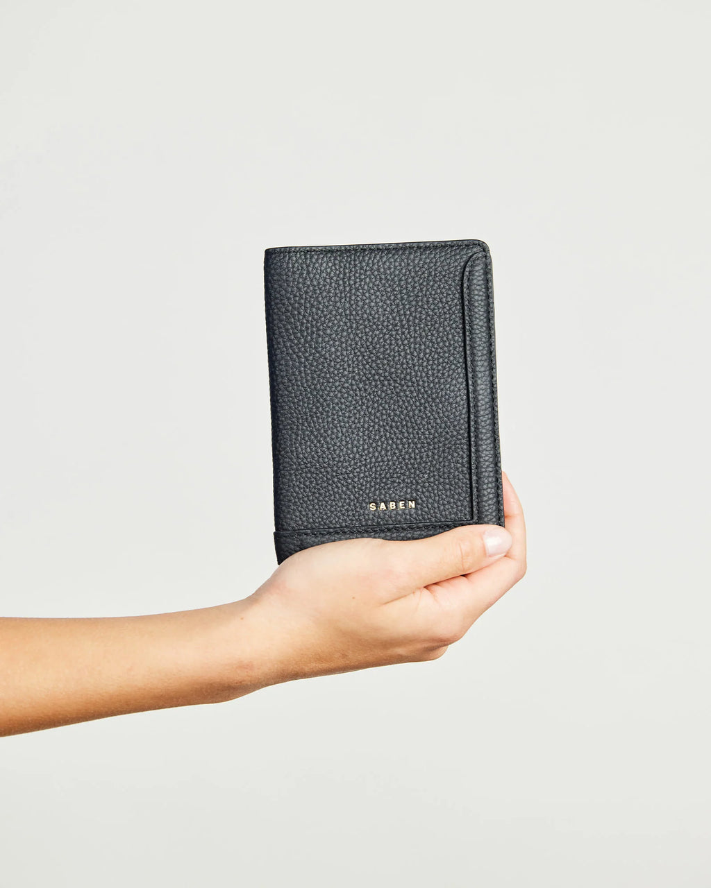 SABEN LINZ PASSPORT WALLET-BLACK