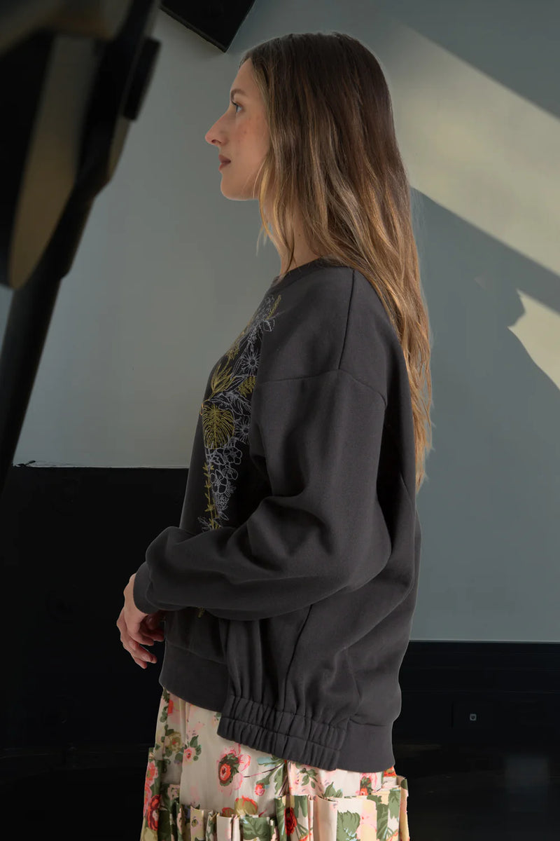 TRELISE COOPER WREATH MY MIND SWEATSHIRT-BLACK/BRONZE