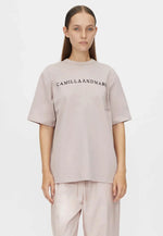 CAMILLA & MARC CAPELLA LOGO TEE-ASH LILAC